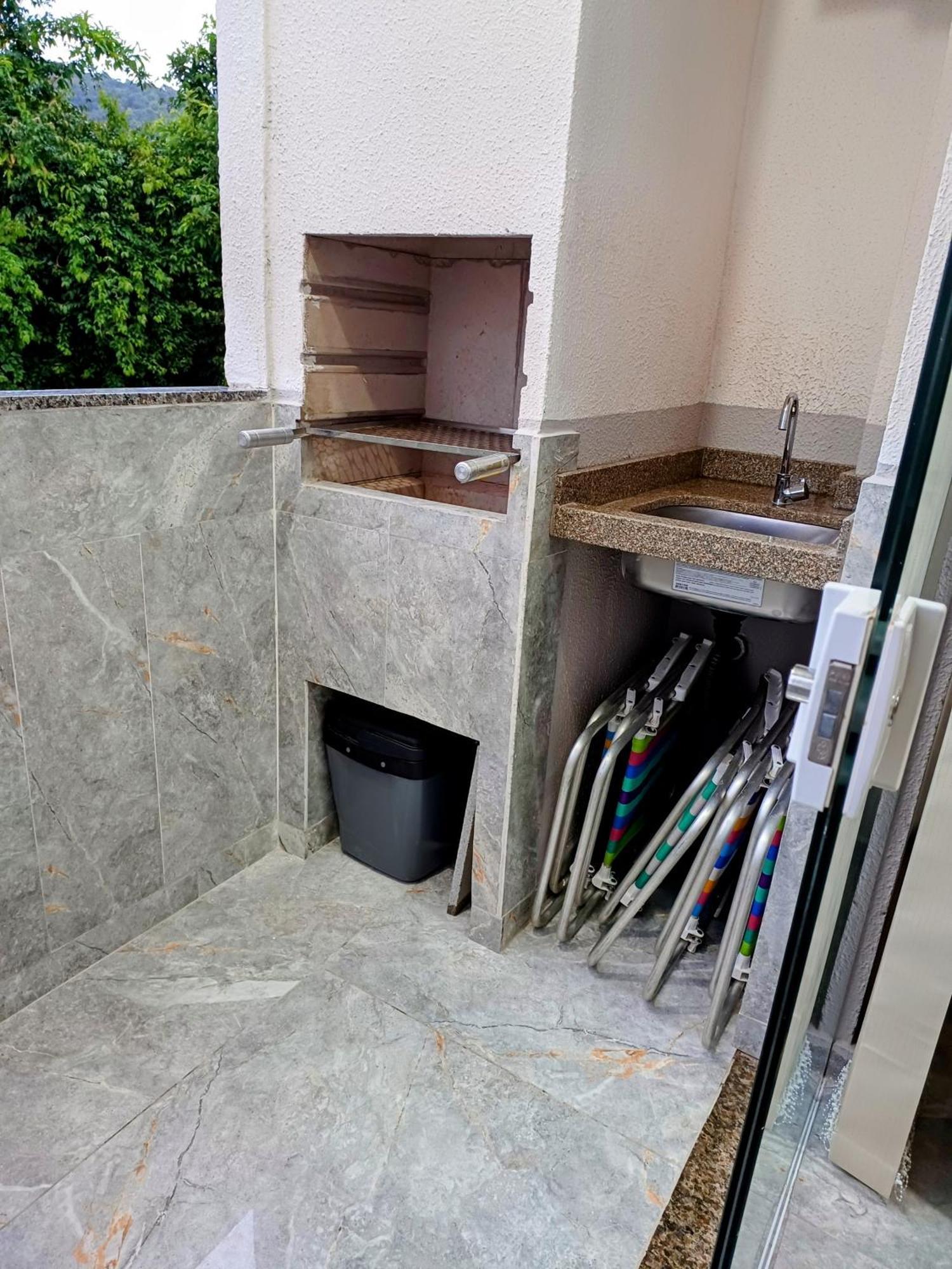 Conforto E Excelente Localizacao Em - Pereque-acu *