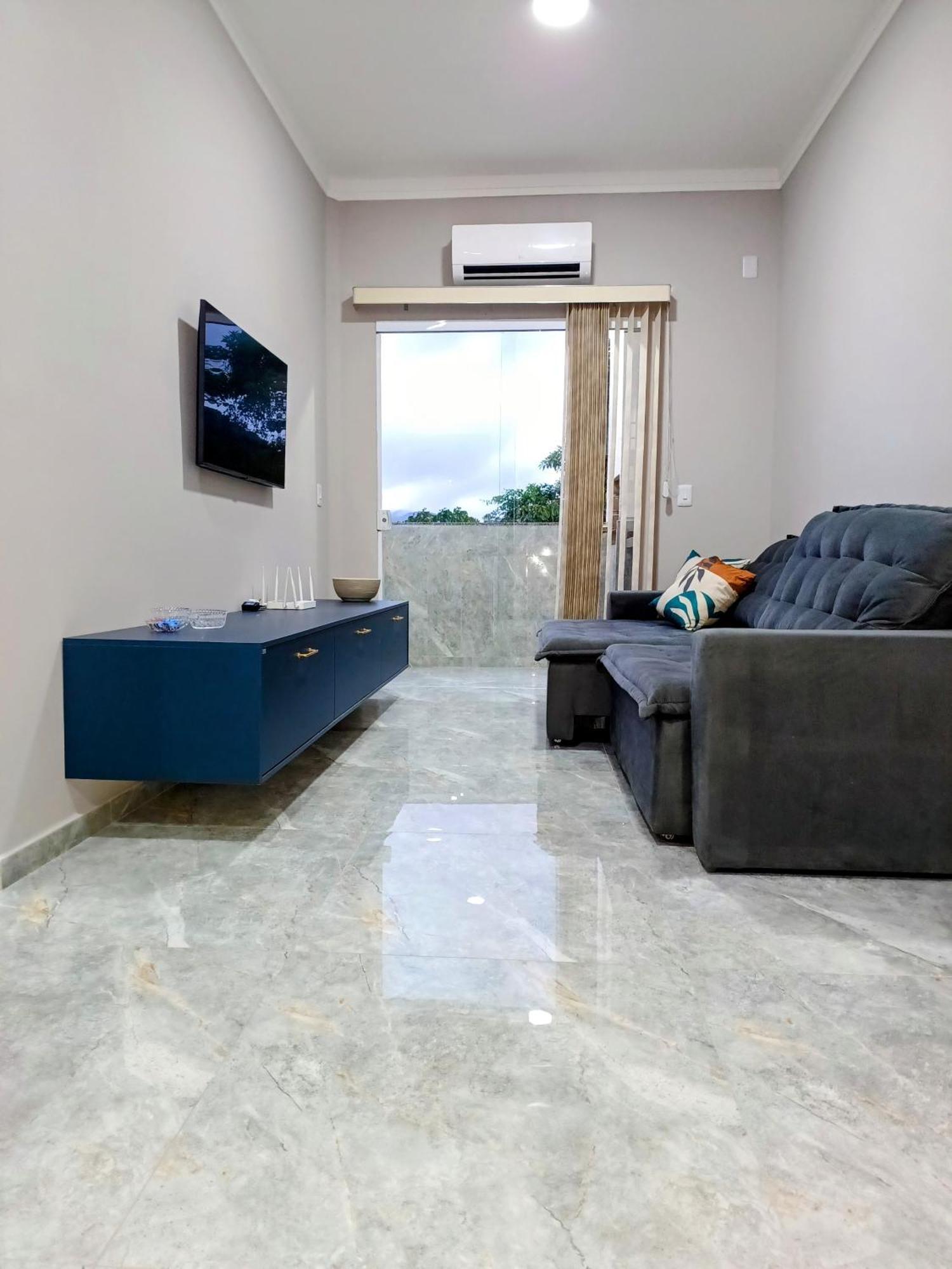 Conforto E Excelente Localizacao Em - Pereque-acu Apartamento